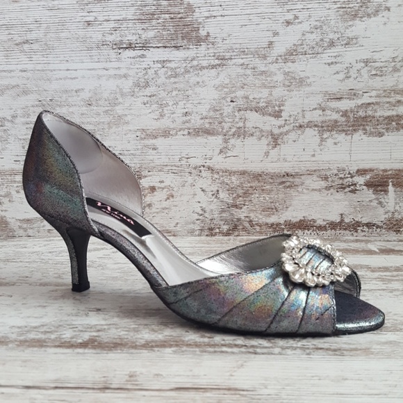 nina pumps